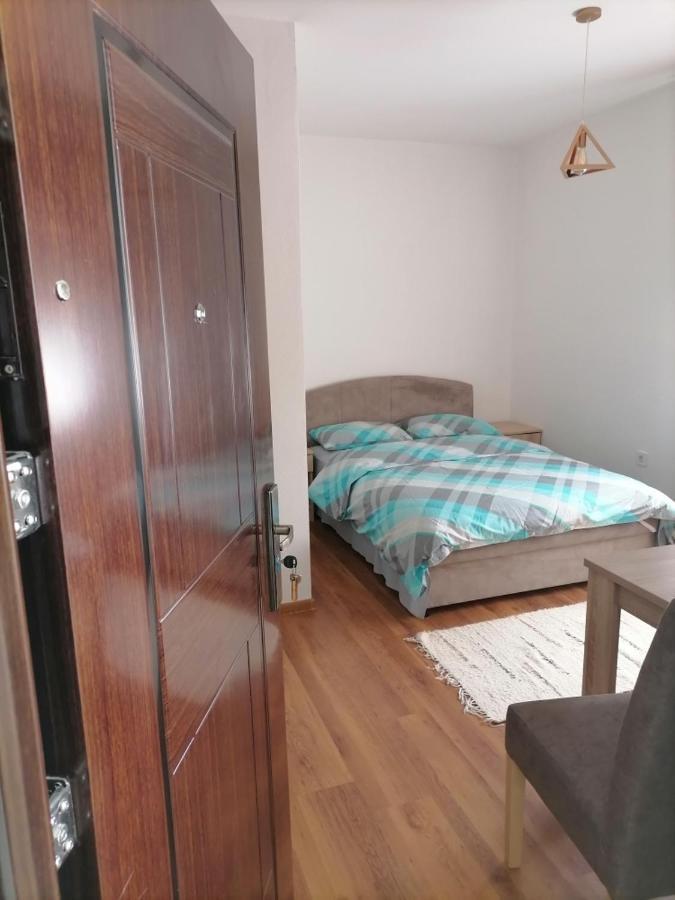 Apartmani 15 Cetinje Buitenkant foto