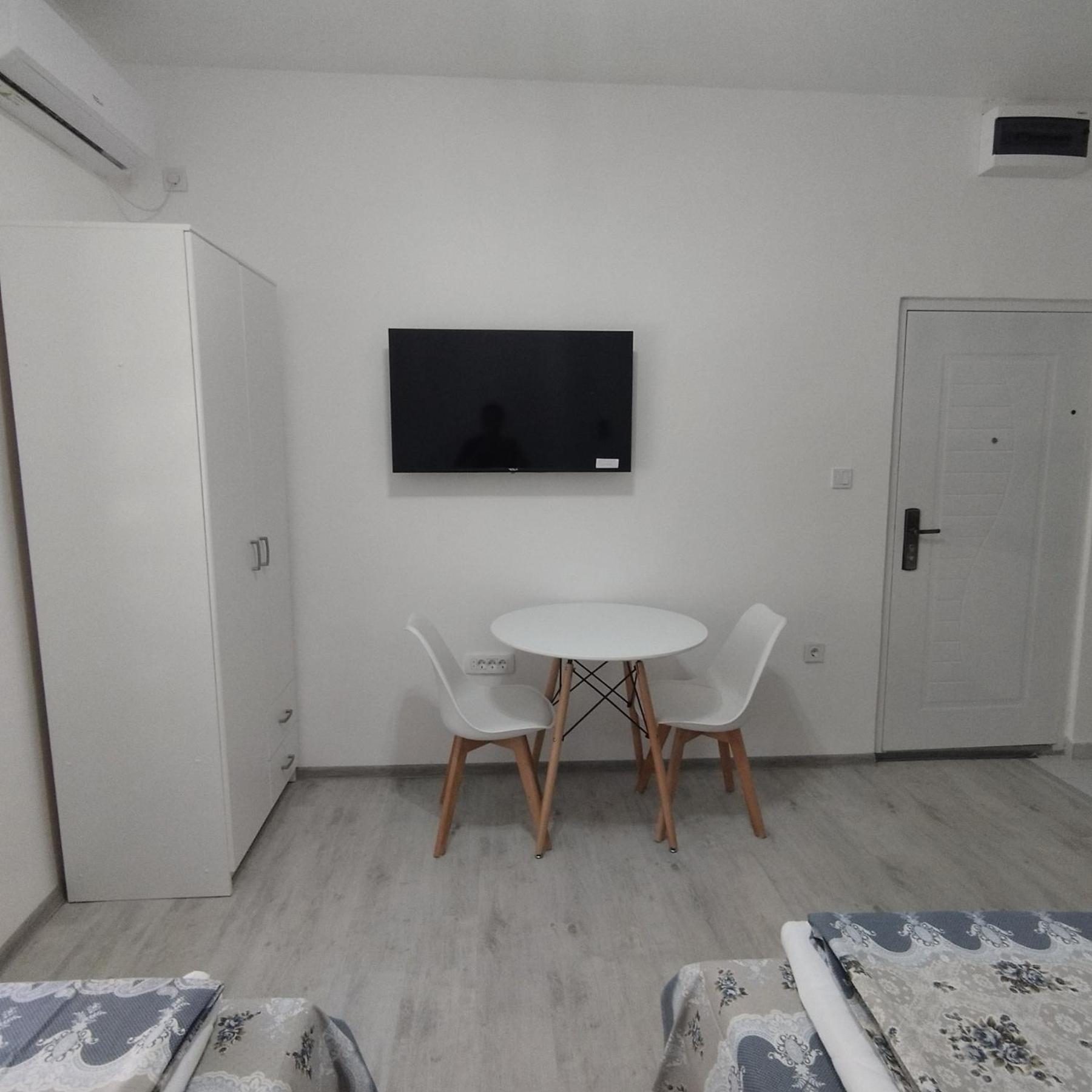 Apartmani 15 Cetinje Buitenkant foto